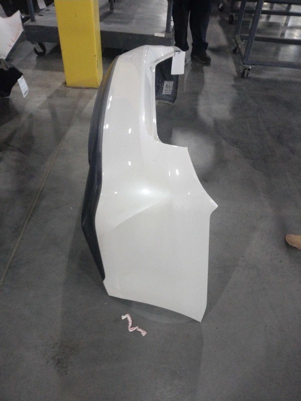 2019 Subaru Impreza OEM White Bumper Assembly 57704FL21A 57711FL03A9P