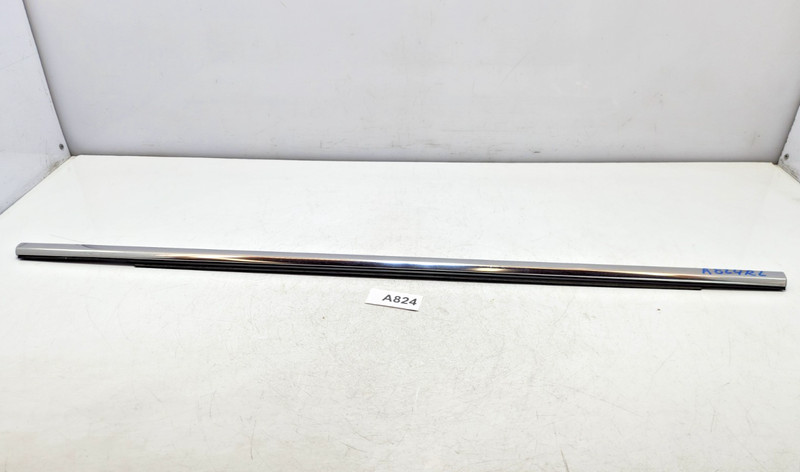 ✅14-23 OEM Jeep Cherokee Latitude Rear Left Driver Door Window Belt Molding