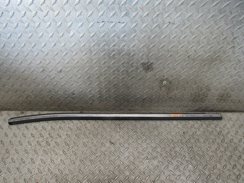 2009 PONTIAC G6 RIGHT PASSENGER FRONT OUTER DOOR MOLDING TRIM 3.5L