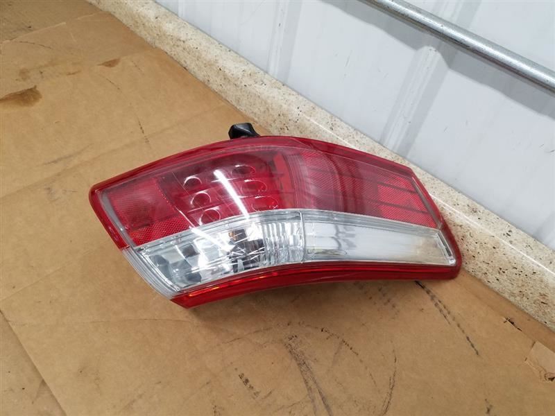 Driver Tail Light Quarter Panel Mounted Hybrid Fits 07-09 CAMRY 284184