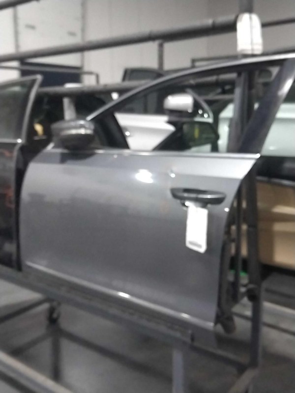 Volkswagen Passat 2015 Left Front Door GREY 249433 3298