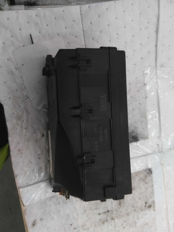 2011 Volvo 40 Series Fuse Box OEM Blue 313004822, 6 Month Warranty, Used