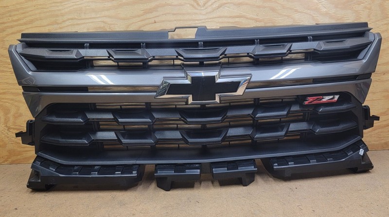 2021 2022 Chevrolet Colorado Front Upper Grille Z71 Gray Black 84457397 OEM