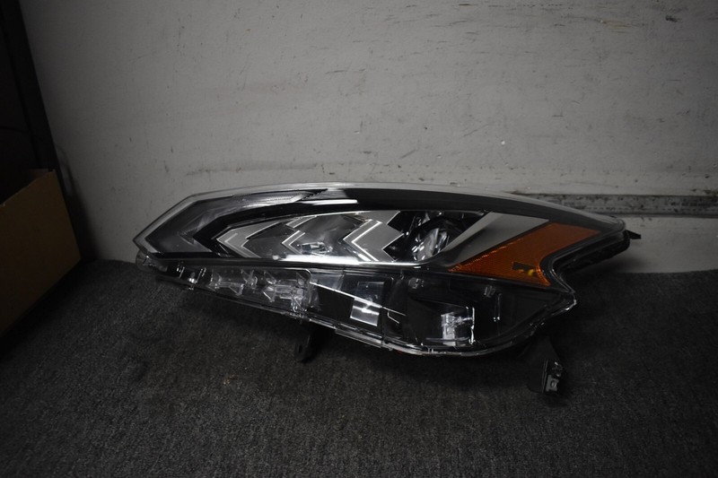 2019-2022 NISSAN ALTIMA LEFT SIDE HEADLIGHT FACTORY OEM