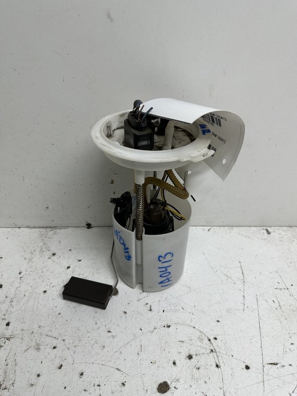 2010-2014 VW Golf Base SW 2.5LFuel Gas Pump w Sending Unit & Bracket Oem