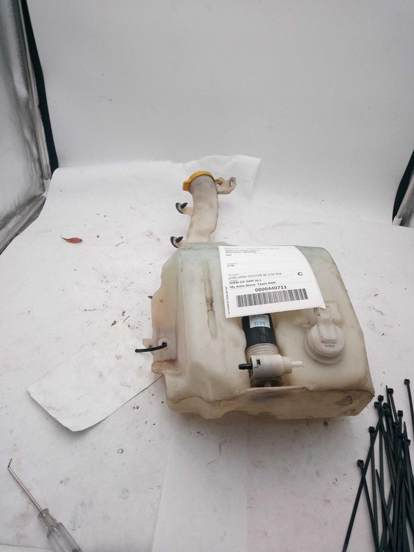 2006 Jeep Commander Washer Fluid Reservoir OEM Black 05143580AA 181K Miles