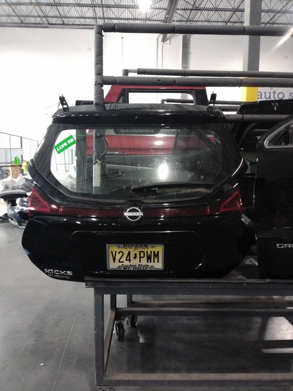 Used Deck Lid fits: 2022 Nissan Kicks rear view camera Grade A