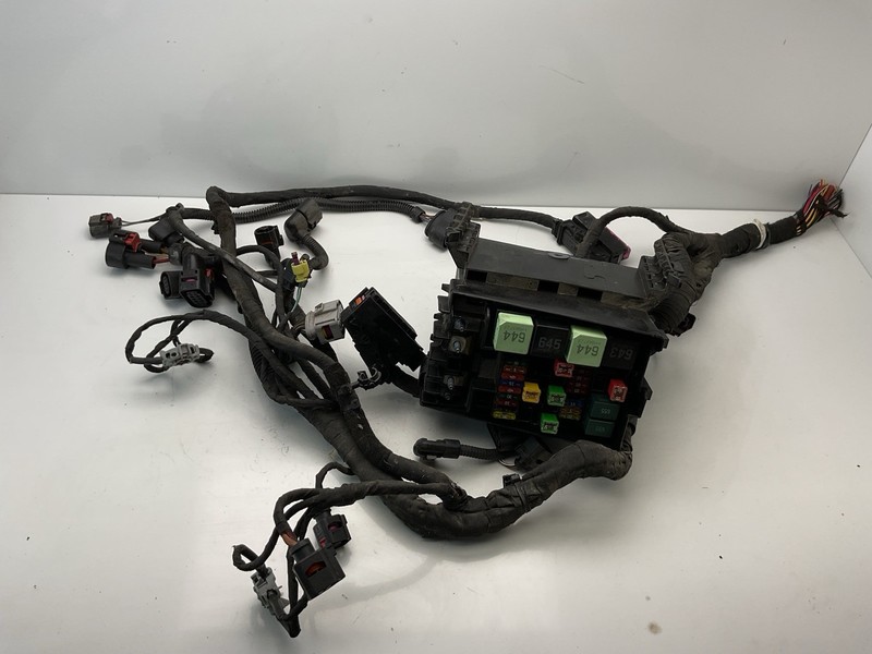 2012-2013 Volkswagen Passat Engine Fuse Box Relay Junction Box OEM
