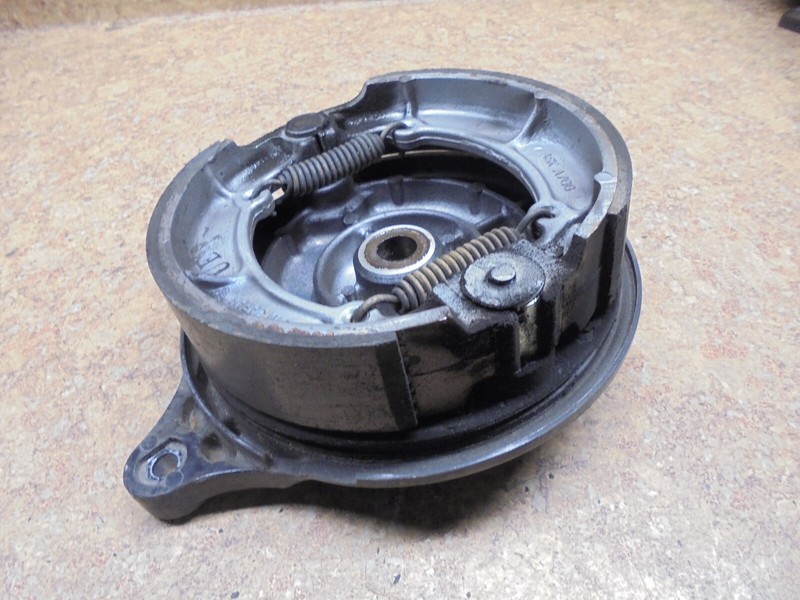 1986 Kawasaki Vulcan VN750 VN 750 Rear Back Drum Brake Cover Panel Shoes 86