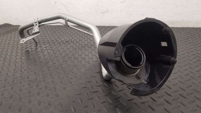 02-05 Chevrolet Venture Fuel Filler Neck OEM 25879194