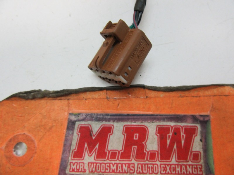 WIRE PLUG CONNECTOR OFF REAR DEFROST SWITCH DASH PUSH BUTTON BACK WINDOW HEATER