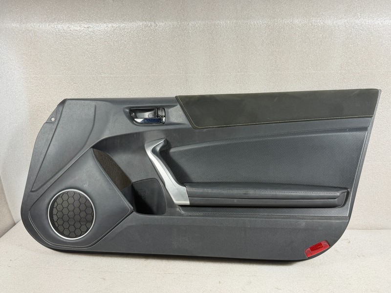 2018 - 2020 TOYOTA 86 FRONT RIGHT PASSENGER SIDE DOOR TRIM PANEL OEM BLACK_M20