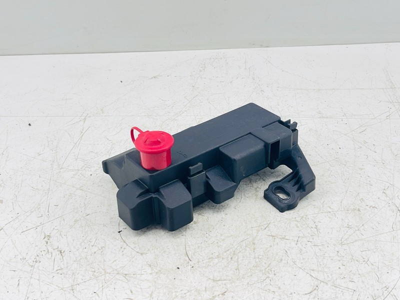 14-19 CADILLAC CTS Battery Jump Point Juncition Relay Fuse Box OEM