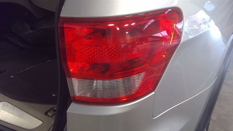 Passenger Tail Light Quarter Panel Mounted Fits 11-13 GRAND CHEROKEE 3506527