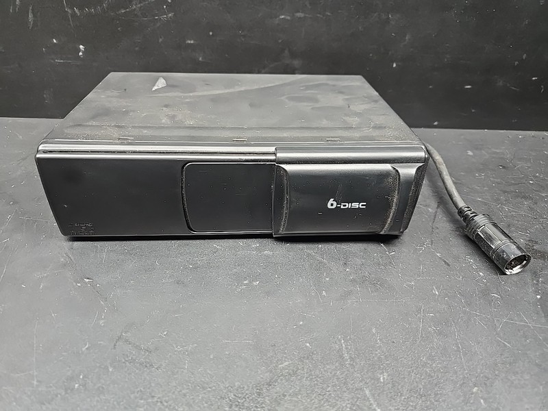 VW GOLF MK4 AUDI TT MK1 6 CD MULTI CHANGER INC CARTRIDGE