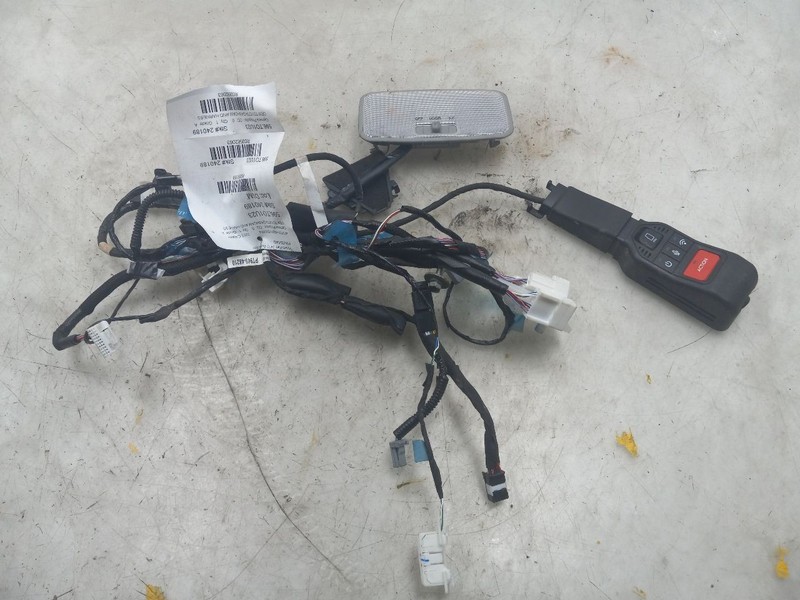23 TOYOTA CAMRY OEM TOYOTA DASHCAM AND HARNESS