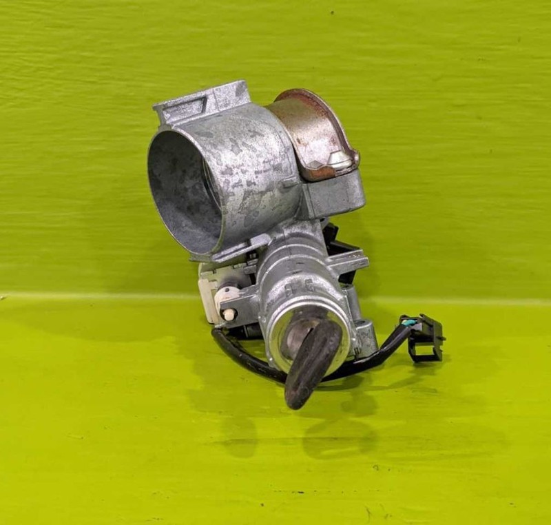 06 07 ION AT IGNITION SWITCH CYLINDER HOUSING W/KEY OEM 3841-2