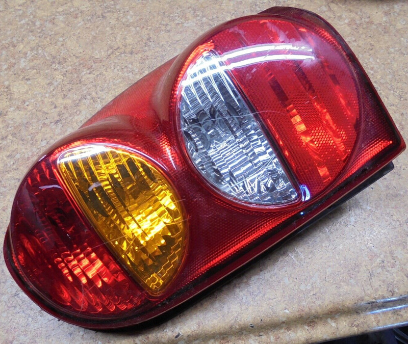 2003 Jeep Liberty Sport 3.7L 3.7 Rear Back Taillight Tail Brake Light Right 2004