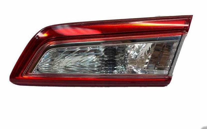 12 14 TOYOTA CAMRY PASSENGER SIDE TAIL LIGHT LID GATE MOUNTED ASSY 8158006380