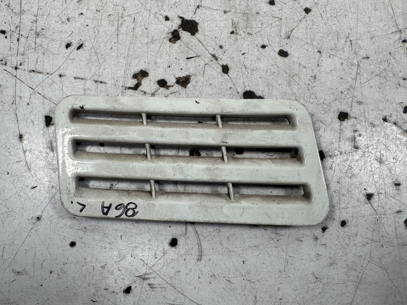 86-87 Honda Accord Left HORN COVER White 71103-SE0 OEM