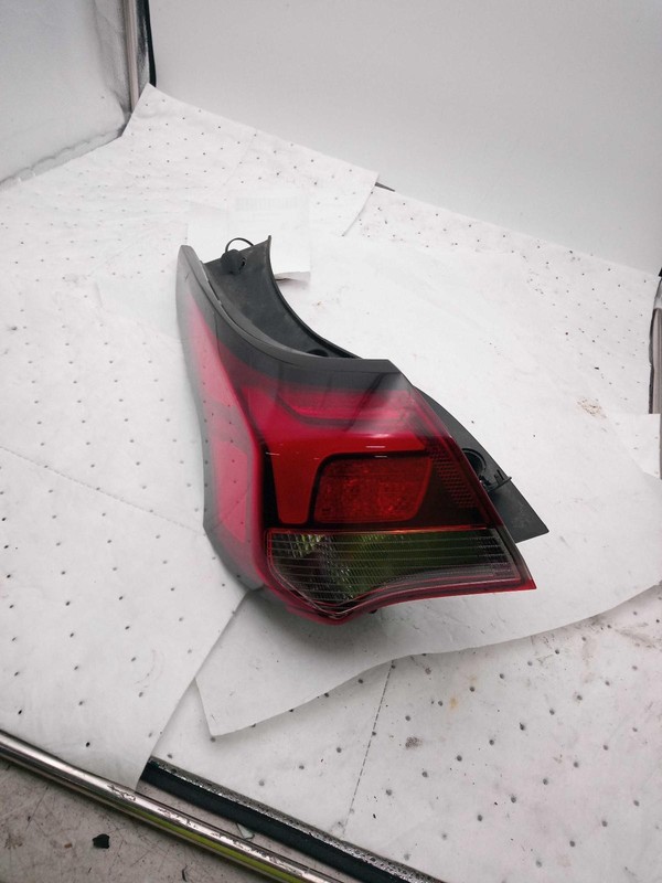 2019 Hyundai Veloster Left Tail Light Assembly LED Red 700192 97K Miles