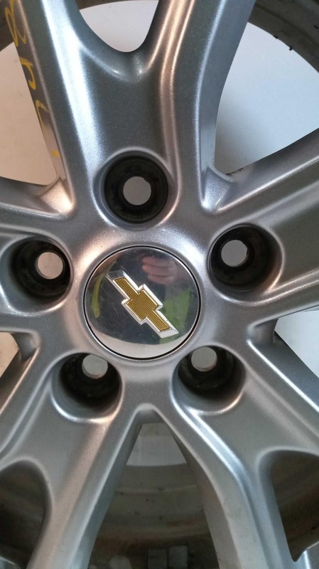 2020 Chevrolet Equinox OEM 17x7 Wheel White, Used, 106k Miles, 6 Month Warranty