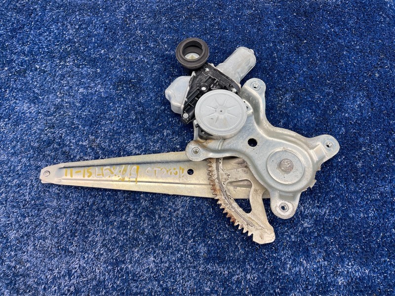 2011–2015 Lexus CT200h Rear right Window Regulator Motor OEM 85720-75070