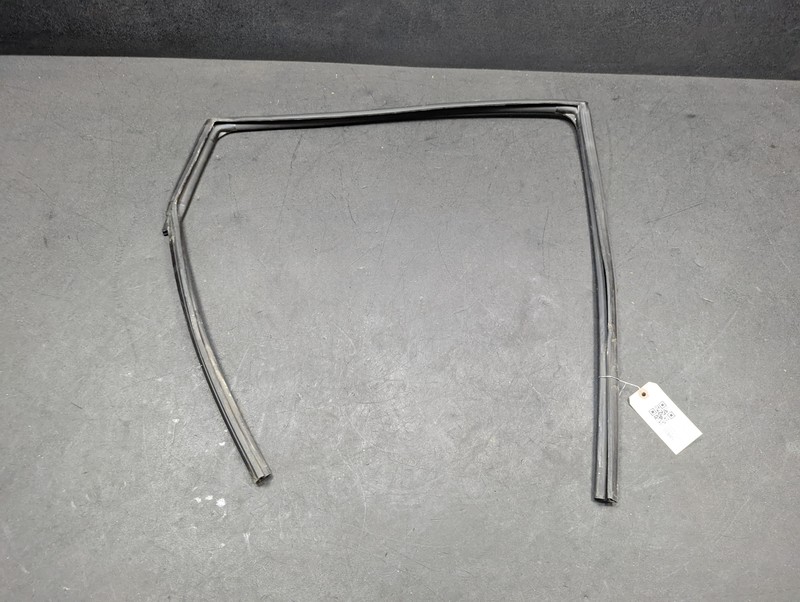 Rear Right Pass Door Window Glass Run Channel 2017 Nissan Pathfinder 2013-2019