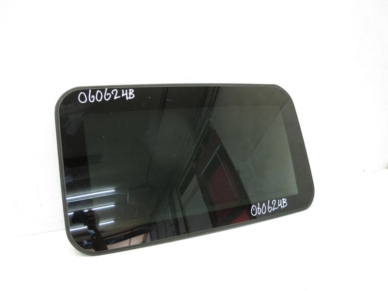 09-16 AUDI B8 A4 SEDAN WAGON SUN ROOF SUNROOF GLASS WINDOW OEM 060624B