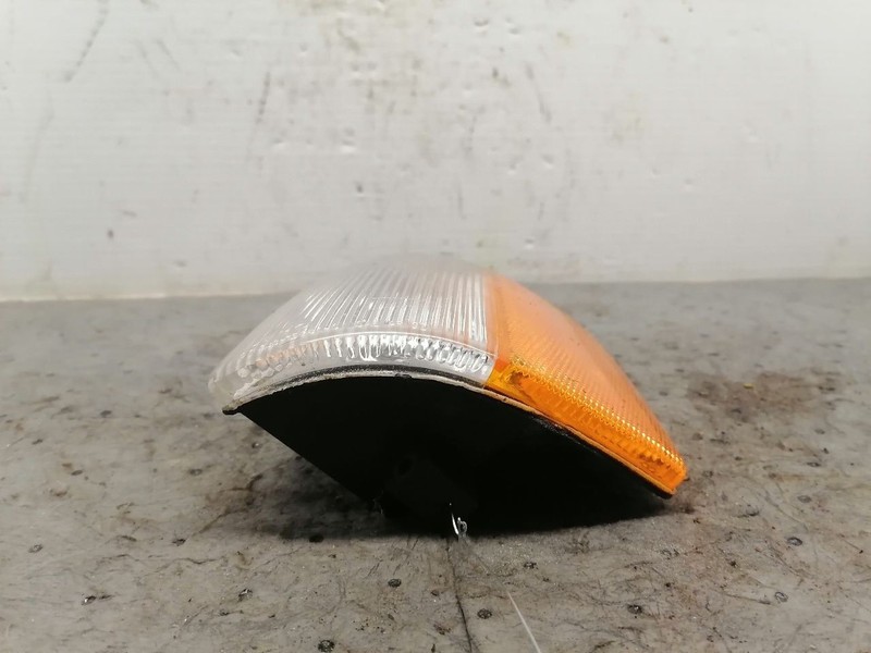Driver Corner/Park Light Side Marker Fits 93-98 GRAND CHEROKEE 1598224