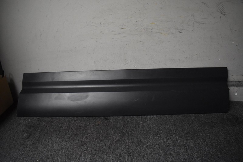 2020-2022 LAND ROVER DEFENDER DOOR MOLDING RIGHT SIDE FACTORY OEM