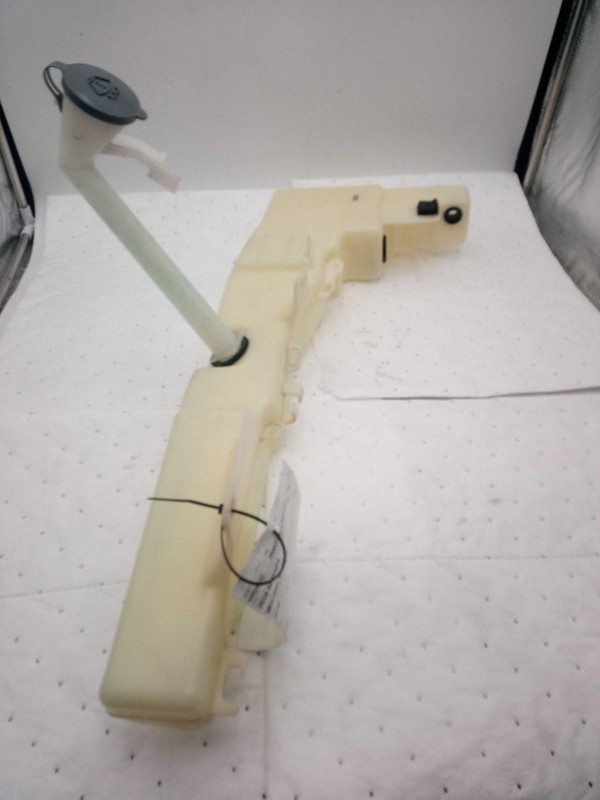2018 Nissan Armada Washer Fluid Reservoir OEM 289101LA0A 6 Month Warranty