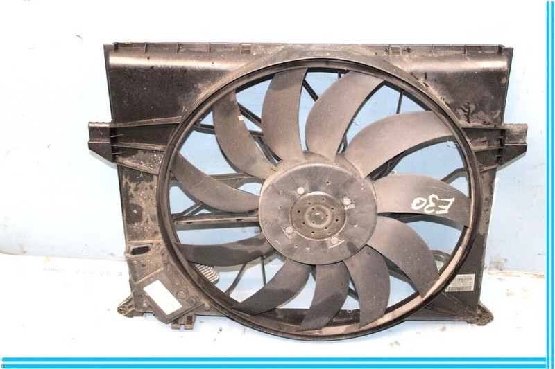 07-13 Mercedes X164 ML550 GL450 Engine Motor Radiator Cooling Fan Assembly OEM
