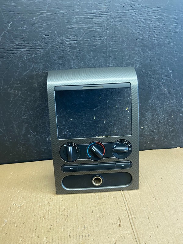 2004 to 2008 Ford F150 Radio Climate Dash Bezel Surround Black ae3996 DG