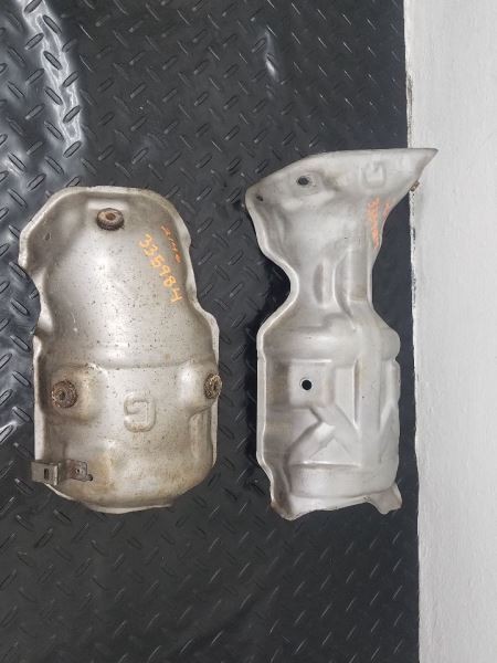 08-15 Nissan Rouge 2.5L Upper Converter Heat Shields Pair OEM 16590-JG30C