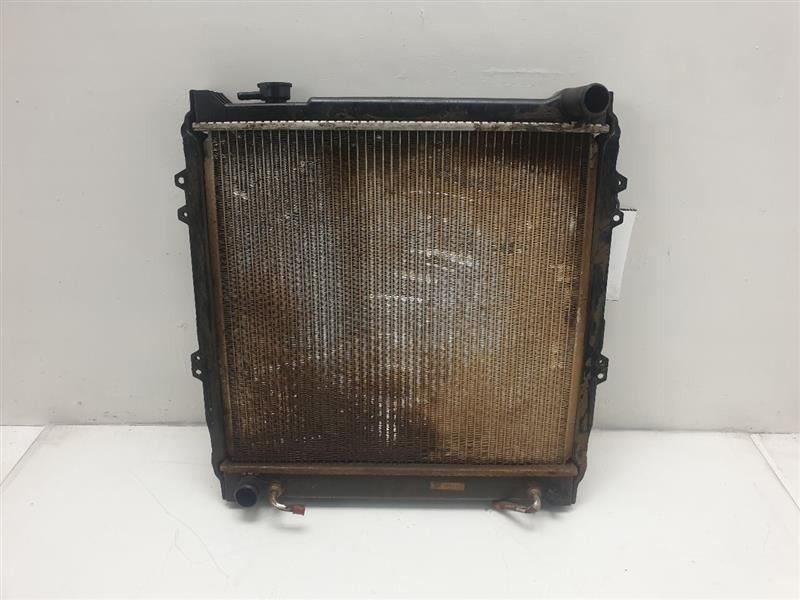 Radiator 6 Cylinder Fits 90-91 4 RUNNER 16400-65041