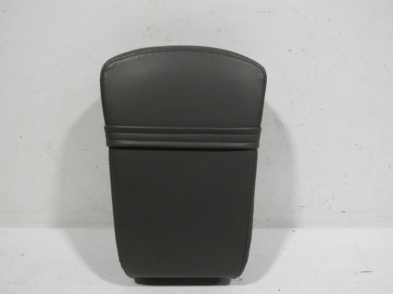 02-06 Maserati Coupe GT 2004 Rear Seat Cushion Armrest ;