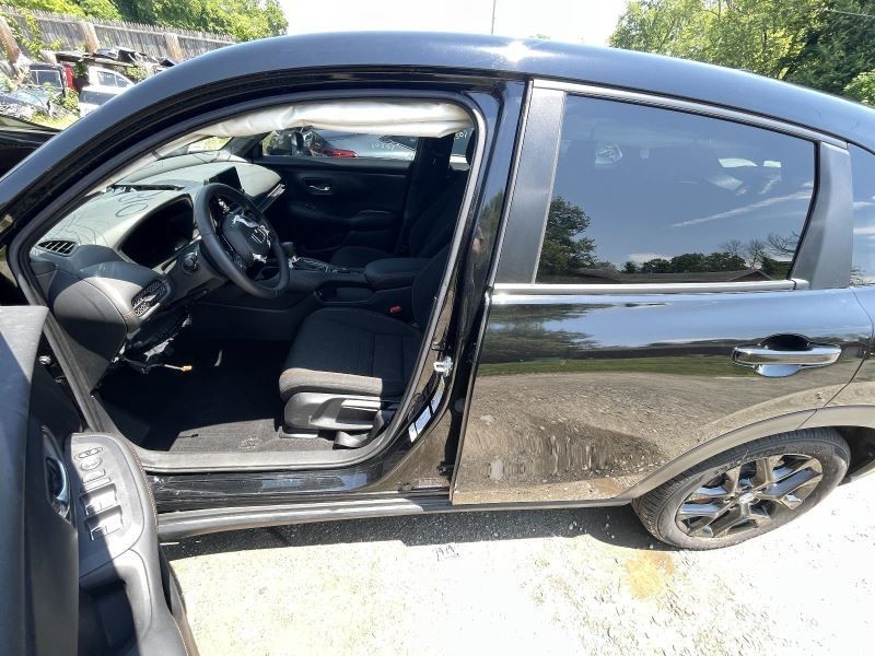 2023 HONDA HR-V LEFT ROCKER W/POST BLACK PC:NH731P 6K -SPORT- 54310