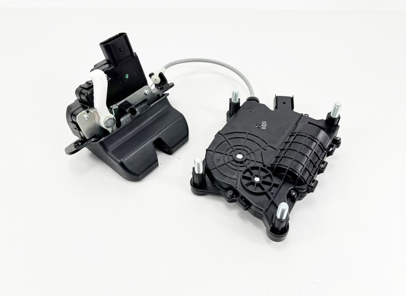 16-21 Hyundai Tucson Trunk Liftgate Latch Lock Actuator Motor 81230-D3100 / OEM