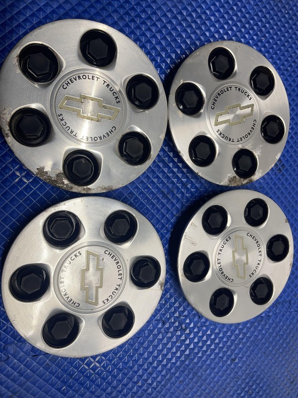 1999-2006 Chevrolet Silverado Hub Cap Set Assembly Oem Tested