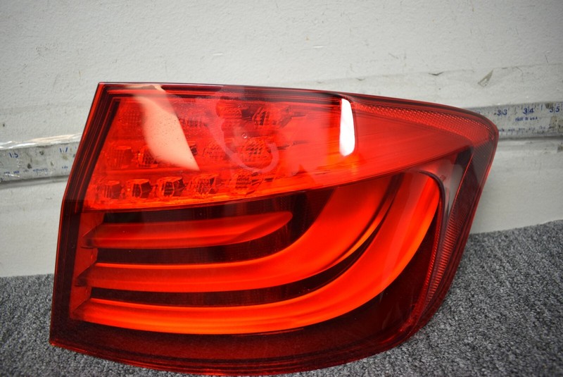 2011-2013 BMW 528I 535I RIGHT SIDE TAIL LIGHT FACTORY OEM