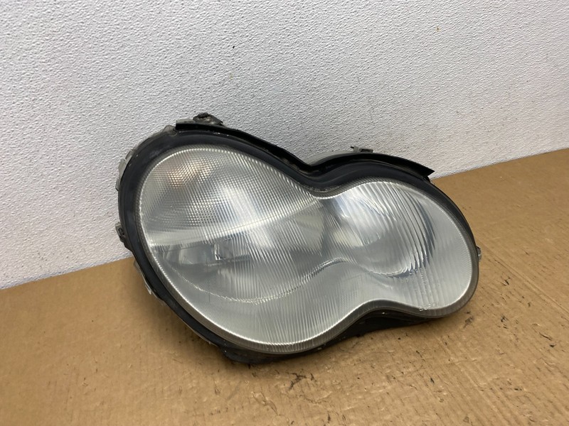 2001 - 2004 Mercedes-Benz C Class Halogen Right Passenger Headlight OEM AC7758