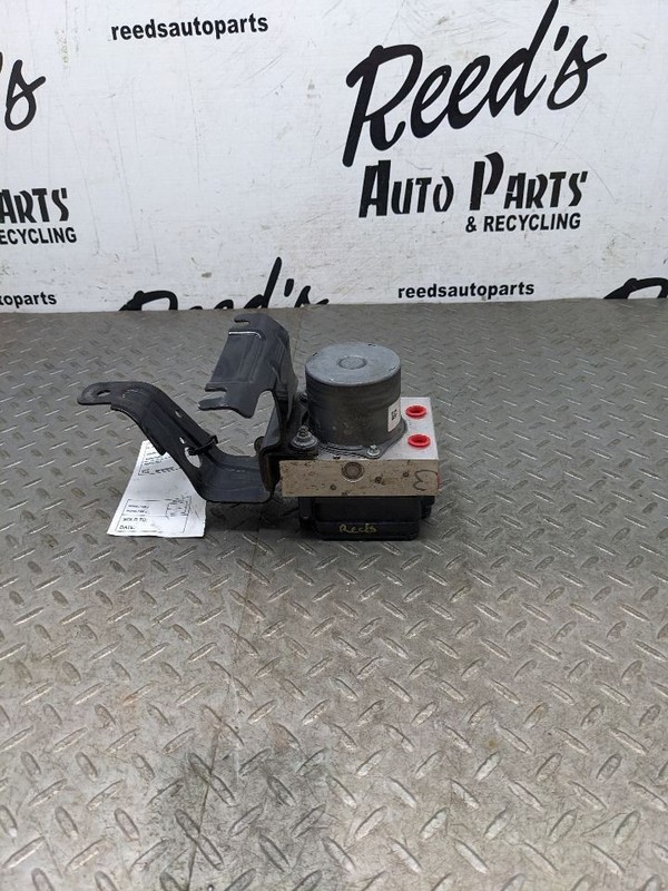 Anti-Lock Brake Part Assembly Includes Module Fits 15 CHEROKEE 1158527