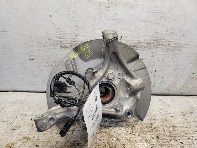 Passenger Right Front Spindle/Knuckle Fits 17-24 XT5 1703756