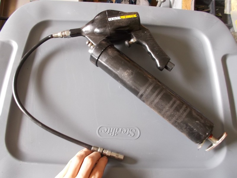 Cenral Pneumatic Grease Gun 37169 03.2014 *FREE SHIPPING*
