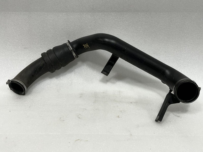 2007 2008 2009 2010 2011 2012 2013 VOLVO C30 AIR INTAKE TUBE TURBO PIPE 08692401