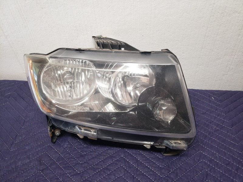 2013 Jeep Compass RightHeadlight, NO DAMAGE EXCELLENT OEM!