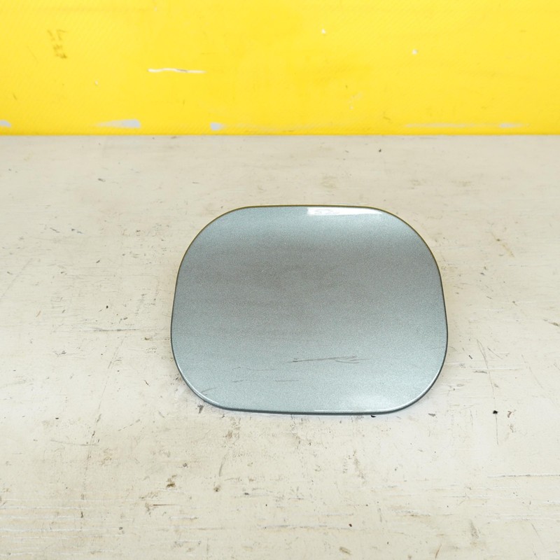 2022-2024 CHEVROLET TRAVERSE FUEL TANK DOOR COVER PANEL OEM 84777358