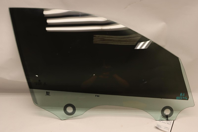 2020-2021 BMW 235I GRAN COUPE F44 FRONT RIGHT PASSENGER DOOR WINDOW GLASS OEM