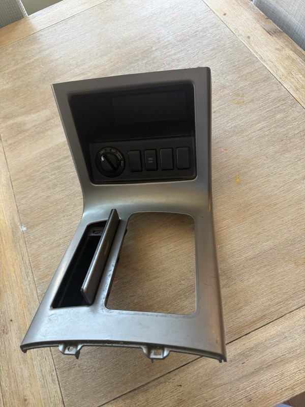 05-07 NISSAN PATHFINDER SHIFTER BEZEL CUBBY STORAGE
